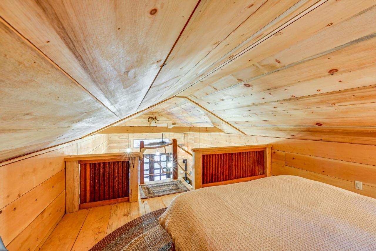 Enchanting Creekside Cabin Near Kings Canyon Park! Badger Luaran gambar