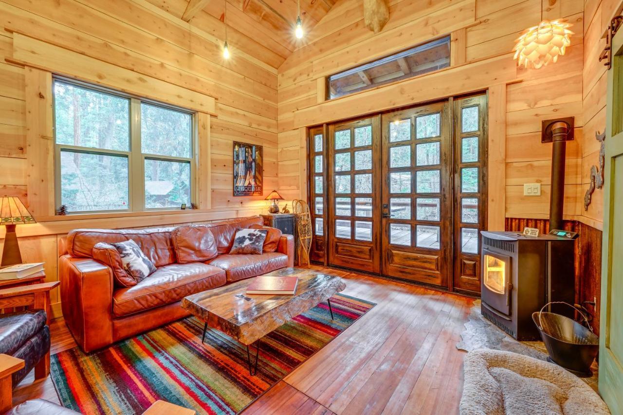 Enchanting Creekside Cabin Near Kings Canyon Park! Badger Luaran gambar